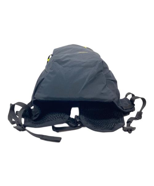 HOKA（ホカ）HOKA (ホカ) HIKE PACK 13L　ハイクパック　リュック　通勤 通学 仕事 出張 旅行 トラベル タウンユース　スポーツ　アウトドア ブラック サイズ:実寸参照の古着・服飾アイテム