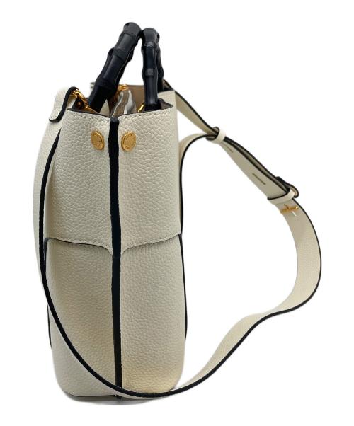 EPOR（エポール）EPOR (エポール) BAMBOO BAG Medium  バンブーバッグ　ミディアム　ハンドバッグ　ショルダーバッグ　2WAYバッグ ホワイト サイズ:実寸参照の古着・服飾アイテム