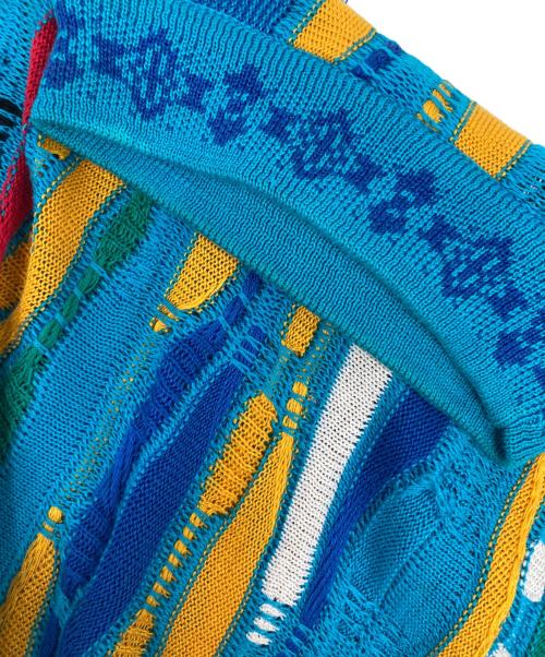 Coogi（クージー）Coogi (クージー) 3Dニット　青　黄色　白　緑　黒 ブルー サイズ:Sの古着・服飾アイテム