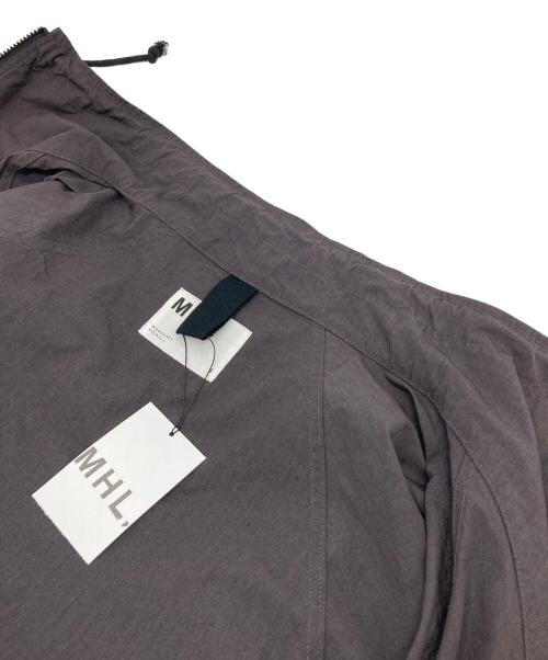 MHL（マーガレットハウエル）MHL (マーガレットハウエル) COTTON NYLON PLAINWEAVE BLOUSON コットンナイロンプレーンウィーブブルゾン  アウター　ライトアウター グレー サイズ:1 未使用品の古着・服飾アイテム