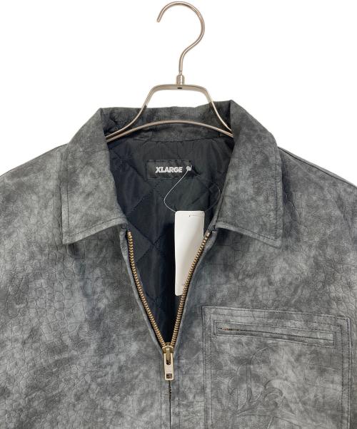 X-LARGE（エクストララージ）X-LARGE (エクストララージ) CROC SUEDE JACKET   クロックスエードジャケット  アウター グレー サイズ:M 未使用品の古着・服飾アイテム