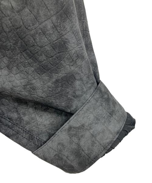 X-LARGE（エクストララージ）X-LARGE (エクストララージ) CROC SUEDE JACKET   クロックスエードジャケット  アウター グレー サイズ:M 未使用品の古着・服飾アイテム