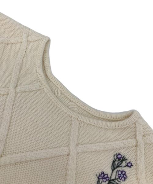 Ameri（アメリ）Ameri (アメリ) FLOWER EMBROIDERY DRESS　ニットドレス　ニットワンピース　ロングワンピース　花柄　刺繍 アイボリー サイズ:Mの古着・服飾アイテム