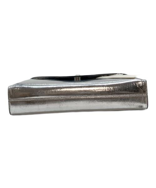 Maison Margiela（メゾンマルジェラ）Maison Margiela (メゾンマルジェラ) クラッチバッグ　カウレザー　タグ付き　イタリア製 シルバー サイズ:実寸参照の古着・服飾アイテム