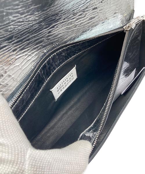 Maison Margiela（メゾンマルジェラ）Maison Margiela (メゾンマルジェラ) クラッチバッグ　カウレザー　タグ付き　イタリア製 シルバー サイズ:実寸参照の古着・服飾アイテム