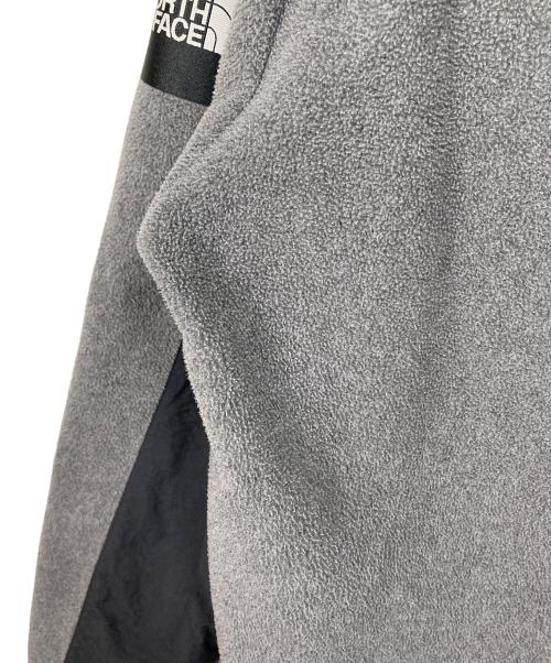 THE NORTH FACE（ザ ノース フェイス）THE NORTH FACE (ザ ノース フェイス) Denali Hoodie/デナリーフーディ ジャケット　アウター　ライトアウター　スポーツ　アウトドア グレー サイズ:XLの古着・服飾アイテム