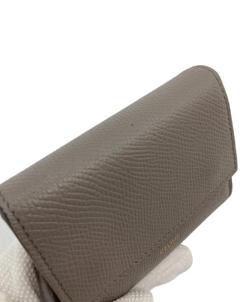 CELINE（セリーヌ）CELINE (セリーヌ) スモール トリフォールドウォレット　ミニ財布　三つ折り財布 ペブル(グレージュ) サイズ:実寸参照の古着・服飾アイテム
