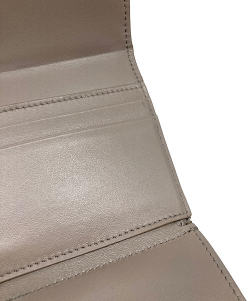 CELINE（セリーヌ）CELINE (セリーヌ) スモール トリフォールドウォレット　ミニ財布　三つ折り財布 ペブル(グレージュ) サイズ:実寸参照の古着・服飾アイテム