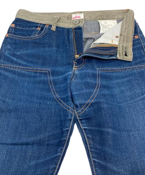JUNYA WATANABE COMME des GARCONS MAN PINK（ジュンヤワタナベ コムデギャルソンマン ピンク）JUNYA WATANABE COMME des GARCONS MAN PINK (ジュンヤワタナベ コムデギャルソンマン ピンク) バック ポケットデザインダブルニーデニムパンツ インディゴ サイズ:Sの古着・服飾アイテム