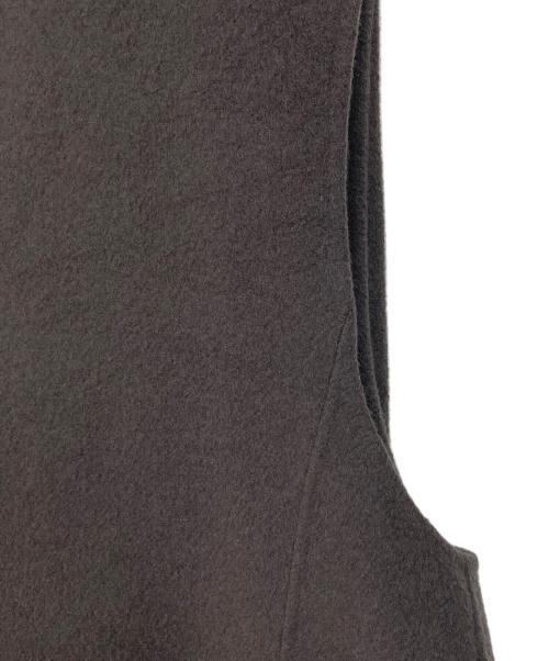 LOHEN（ローヘン）LOHEN (ローヘン) バックタック ロング リバージレ ベスト　ロングベスト チャコールグレー サイズ:FREEの古着・服飾アイテム