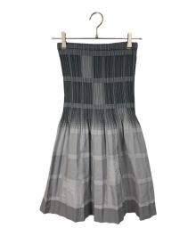 ISSEY MIYAKE（イッセイミヤケ）の古着「チェックグラデーションプリーツスカート　デザインスカート　日本製」｜グレー