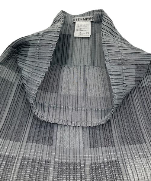 ISSEY MIYAKE（イッセイミヤケ）ISSEY MIYAKE (イッセイミヤケ) チェックグラデーションプリーツスカート　デザインスカート　日本製 グレー サイズ:2の古着・服飾アイテム