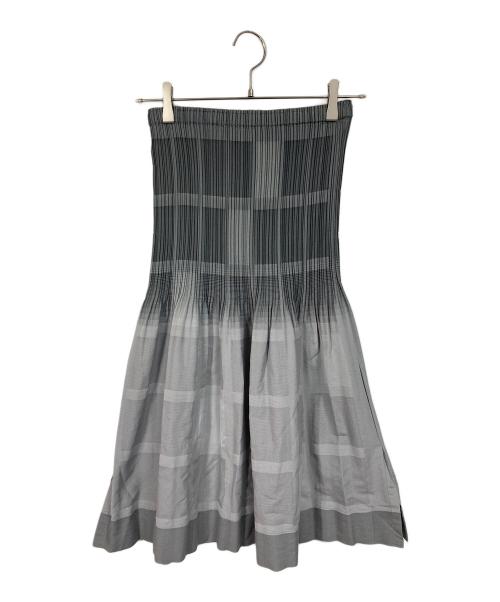 ISSEY MIYAKE（イッセイミヤケ）ISSEY MIYAKE (イッセイミヤケ) チェックグラデーションプリーツスカート　デザインスカート　日本製 グレー サイズ:2の古着・服飾アイテム