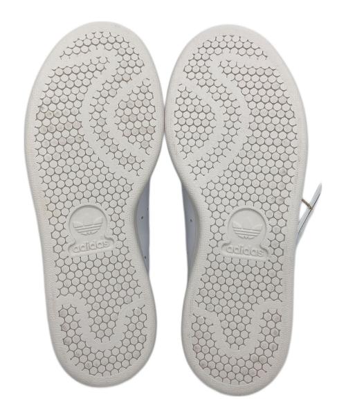adidas（アディダス）adidas (アディダス) スニーカー　スタンスミス ホワイト サイズ:US５.５ 未使用品の古着・服飾アイテム