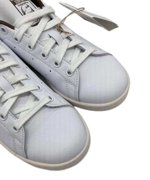 adidas（アディダス）adidas (アディダス) スニーカー　スタンスミス ホワイト サイズ:US５.５ 未使用品の古着・服飾アイテム