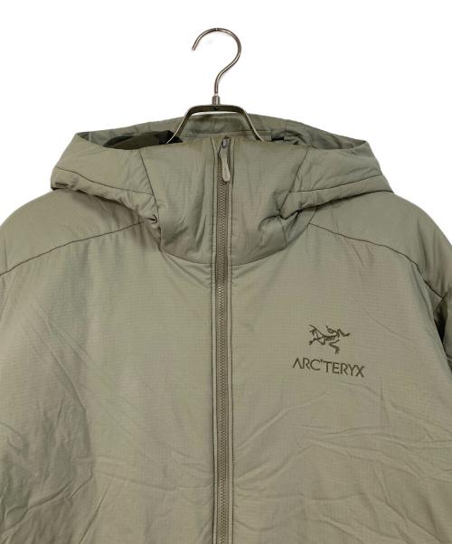 ARC'TERYX（アークテリクス）ARC'TERYX (アークテリクス) ATOM AR HOODY マウンテンジャケット　ナイロンジャケット カーキ サイズ:Lの古着・服飾アイテム
