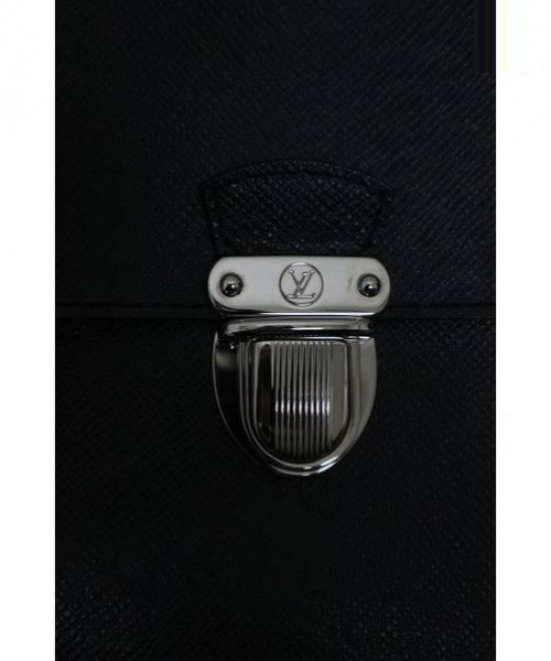 LOUIS VUITTON（ルイ ヴィトン）LOUIS VUITTON (ルイヴィトン) ルカ ブラック サイズ:- タイガ M31192 DU1110の古着・服飾アイテム