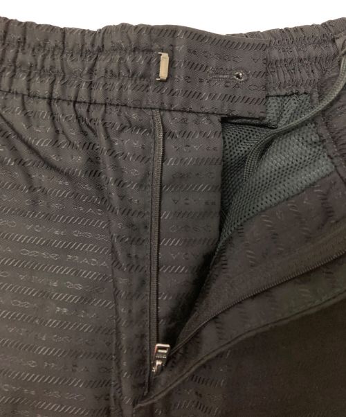 PRADA（プラダ）PRADA (プラダ) Re-Nylonロゴパンツ ブラック サイズ:Sの古着・服飾アイテム
