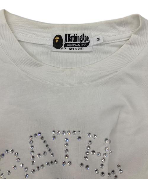 A BATHING APE（アベイシングエイプ）A BATHING APE (ア ベイシング エイプ) スパンコールロゴTシャツ ホワイト サイズ:Mの古着・服飾アイテム