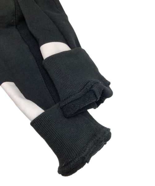 1PIU1UGUALE3 RELAX（ウノピゥウノウグァーレトレ リラックス）1PIU1UGUALE3 RELAX (ウノピゥウノウグァーレトレ リラックス) ビッグファスナーランダムロゴパーカー ブラック サイズ:Mの古着・服飾アイテム