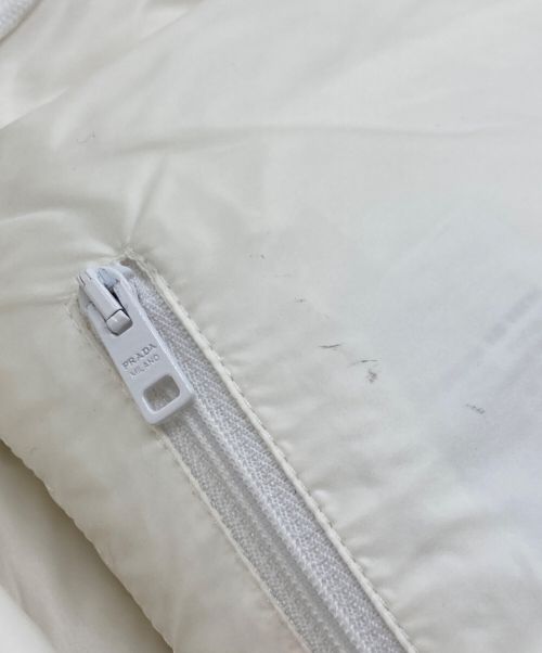 PRADA（プラダ）PRADA (プラダ) Re-Nylon convertible down jacket ホワイト サイズ:36の古着・服飾アイテム