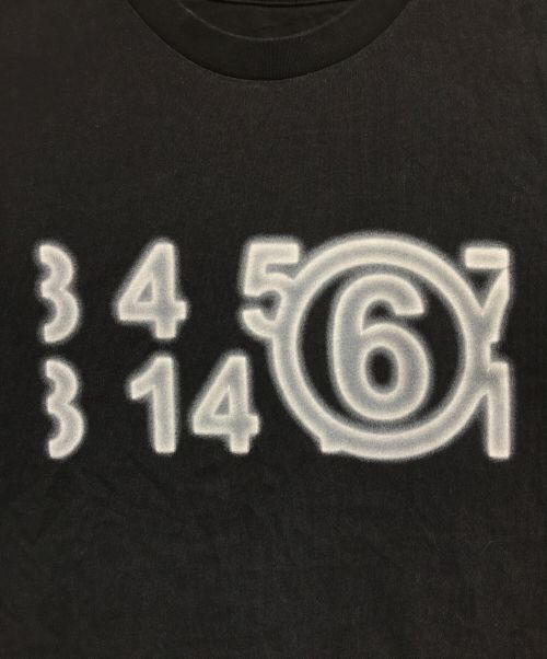 MM6 Maison Margiela（エムエムシックスメゾンマルジェラ）MM6 Maison Margiela (エムエムシックス メゾンマルジェラ) ロゴTシャツ ブラック サイズ:XSの古着・服飾アイテム