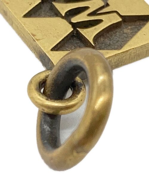 WEIRDO（ウィアード）WEIRDO (ウィアード) ペンダントトップ ゴールドの古着・服飾アイテム