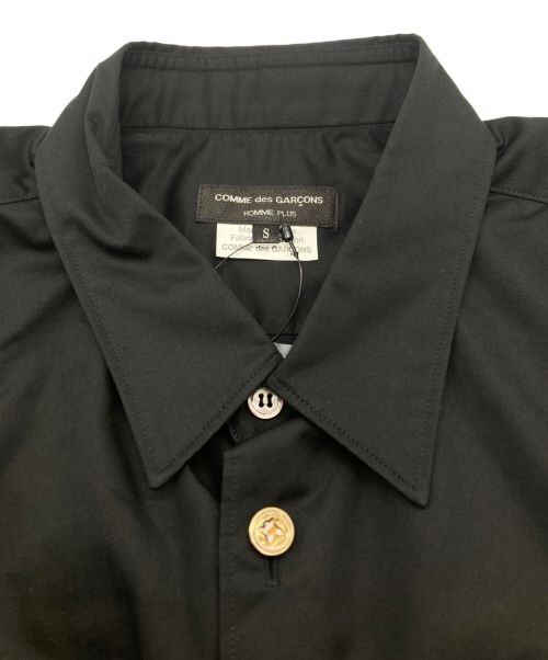 COMME des GARCONS HOMME PLUS（コムデギャルソンオムプリュス）COMME des GARCONS HOMME PLUS (コムデギャルソンオムプリュス) 金ボタンミリタリーシャツ ブラック サイズ:Sの古着・服飾アイテム