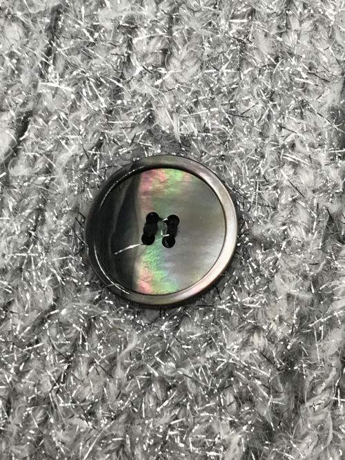 1er Arrondissement（プルミエ アロンディスモン）1er Arrondissement (プルミエ アロンディスモン) ラメシャギーカーディガン シルバー サイズ:Freeの古着・服飾アイテム