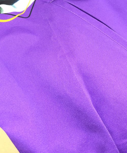 PRADA（プラダ）PRADA (プラダ) グラフィックプリントフーデットジップブルゾン ブラウン×レッド サイズ:XLの古着・服飾アイテム