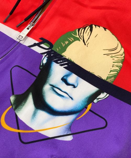 PRADA（プラダ）PRADA (プラダ) グラフィックプリントフーデットジップブルゾン ブラウン×レッド サイズ:XLの古着・服飾アイテム