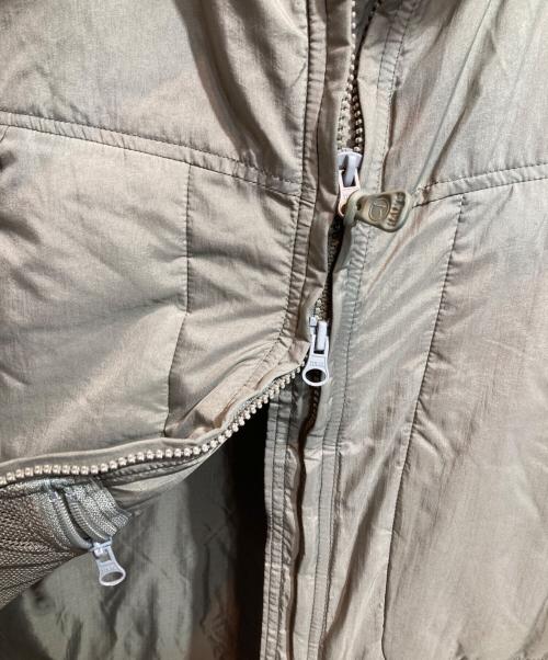 HALYS SEKRI（ハリーズ セクリ）HALYS SEKRI (ハリーズ セクリ) PCU LEVEL7 PRIMALOFT VEST ベージュ サイズ:XL-LONGの古着・服飾アイテム