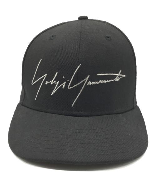 New Era（ニューエラ）New Era (ニューエラ) Yohji Yamamoto pour homme (ヨウジヤマモト プールオム) シグネチャーロゴベースボールキャップ ブラック サイズ:7 3/8の古着・服飾アイテム