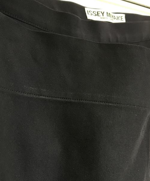 ISSEY MIYAKE（イッセイミヤケ）ISSEY MIYAKE (イッセイミヤケ) ラップスカートパンツ ネイビー サイズ:3の古着・服飾アイテム