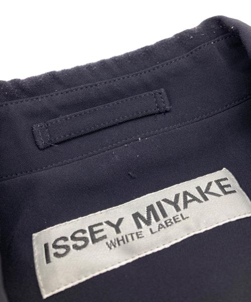 ISSEY MIYAKE（イッセイミヤケ）ISSEY MIYAKE (イッセイミヤケ) ダブルライダースジャケット ネイビー サイズ:3の古着・服飾アイテム