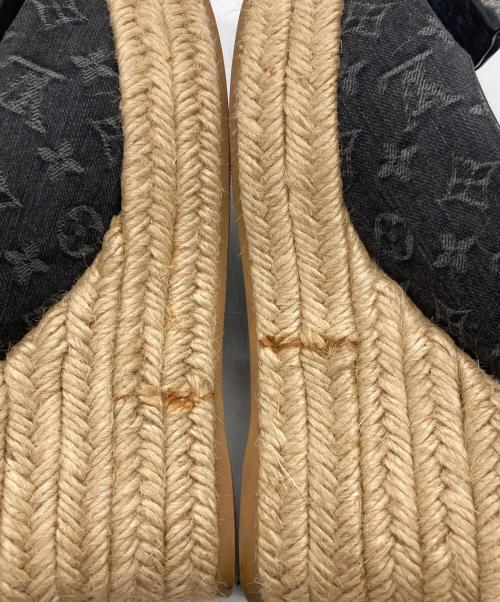 LOUIS VUITTON（ルイ ヴィトン）LOUIS VUITTON (ルイ ヴィトン) LVモノグラムキャンバスウェッジソールサンダル ブラック サイズ:36の古着・服飾アイテム