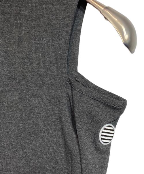 BORDRES at BALCONY（ボーダーズ アット バルコニー）BORDRES at BALCONY (ボーダーズ アット バルコニー) COLD SHOULDER TOP グレー サイズ:36の古着・服飾アイテム