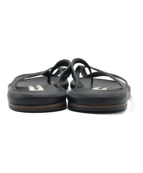 Manolo Blahnik（マノロブラニク）Manolo Blahnik (マノロブラニク) レザーフラットサンダル ブラック サイズ:38の古着・服飾アイテム