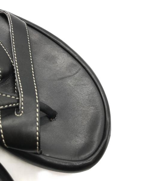 Manolo Blahnik（マノロブラニク）Manolo Blahnik (マノロブラニク) レザーフラットサンダル ブラック サイズ:38の古着・服飾アイテム