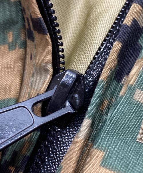 USMC（ユーエスエムシー）USMC (ユーエスエムシー) ECWCS WATERPROOF Gore-Tex Jacket カーキ×ブラウン サイズ:MEDIUMの古着・服飾アイテム