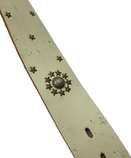 htc（エイチティーシー）htc (エイチティーシー) スタッズベルト ホワイト サイズ:34の古着・服飾アイテム