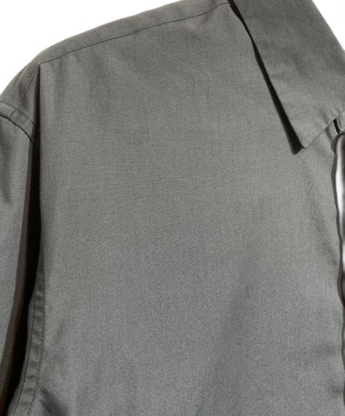 ISSEY MIYAKE MEN（イッセイミヤケメン）ISSEY MIYAKE MEN (イッセイミヤケメン) テクスチャードシャツ グレー サイズ:2の古着・服飾アイテム