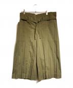me ISSEY MIYAKEミーイッセイ ミヤケ）の古着「プリーツハーフパンツ」｜オリーブ