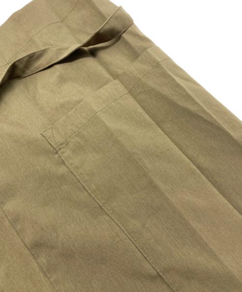 me ISSEY MIYAKE（ミーイッセイ ミヤケ）me ISSEY MIYAKE (ミーイッセイ ミヤケ) プリーツハーフパンツ オリーブ サイズ:-の古着・服飾アイテム