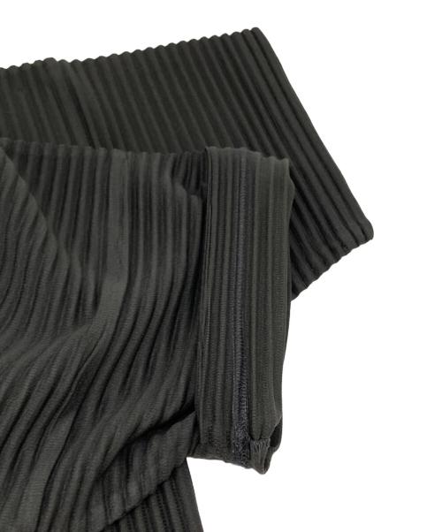 HOMME PLISSE ISSEY MIYAKE（オム プリッセ イッセイ ミヤケ）HOMME PLISSE ISSEY MIYAKE (オムプリッセ イッセイ ミヤケ) プリーツポロシャツ ブラック サイズ:2の古着・服飾アイテム