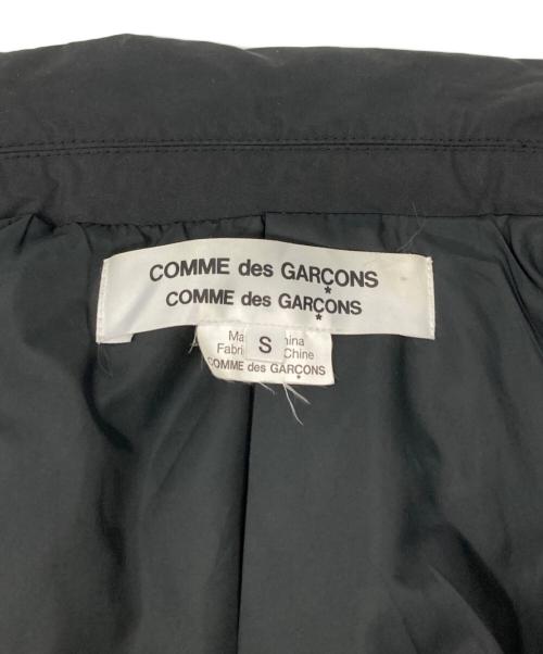 COMME des GARCONS COMME des GARCONS（コムデギャルソン コムデギャルソン）COMME des GARCONS COMME des GARCONS (コムデギャルソン コムデギャルソン) ダウンテーラードジャケット ブラック サイズ:Sの古着・服飾アイテム