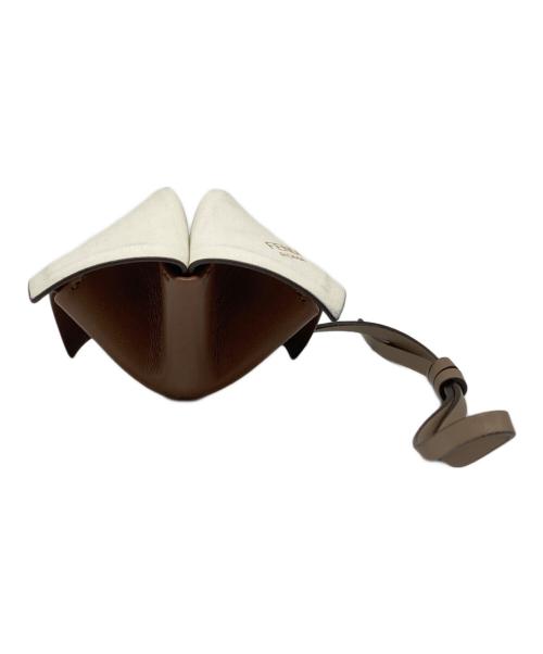 FENDI（フェンディ）FENDI (フェンディ) フォーチュンテラーチャーム ホワイトの古着・服飾アイテム