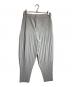 HOMME PLISSE ISSEY MIYAKE（オムプリッセ イッセイ ミヤケ）の古着「消しプリーツパンツ」｜グレー