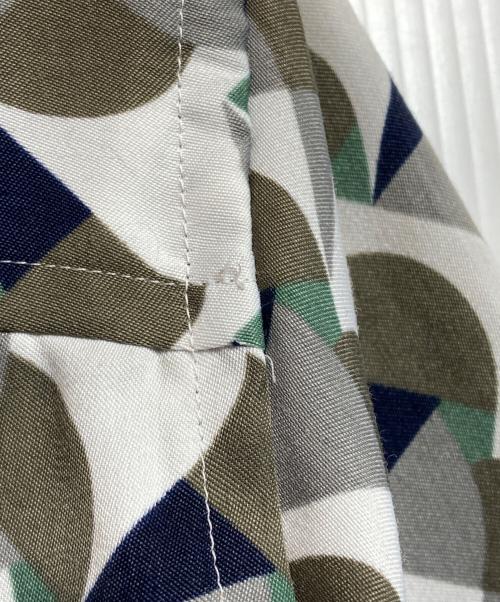 GAULTIER HOMME objet（ゴルチエオムオブジェ）GAULTIER HOMME objet (ゴルチエオムオブジェット) 総柄シャツ ホワイト×カーキ サイズ:48の古着・服飾アイテム