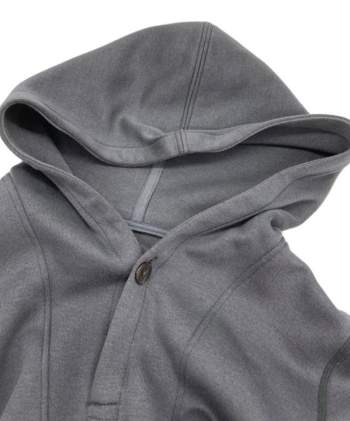 IRENISA（イレニサ）IRENISA (イレニサ) MODIFIED SLEEVE HOODED PULLOVER グレー サイズ:3の古着・服飾アイテム